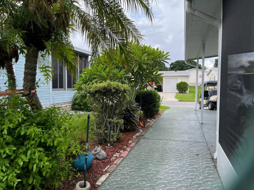 2417 Crooked Stick Drive a Winter Haven, FL Mobile or Manufactured Home for Sale